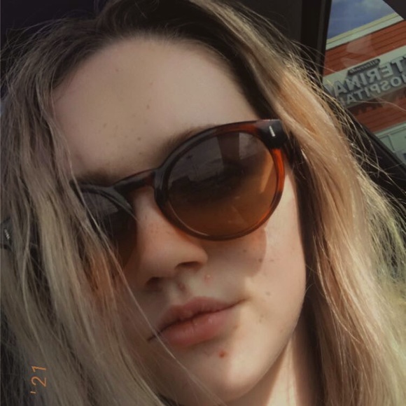 Meet your Posher, Brianna - Picture 1 of 1